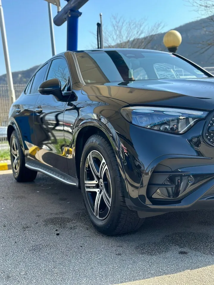 Mercedes — Étape 1 : préparation de la surface avant detailing